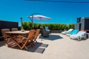 Beach House Festini